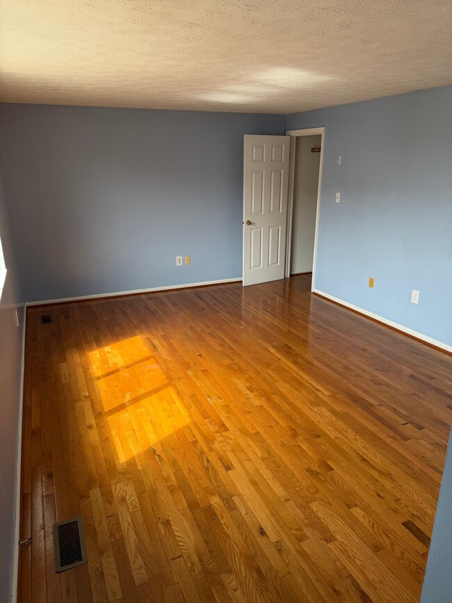 Photo - 1 Leatherwood Ct