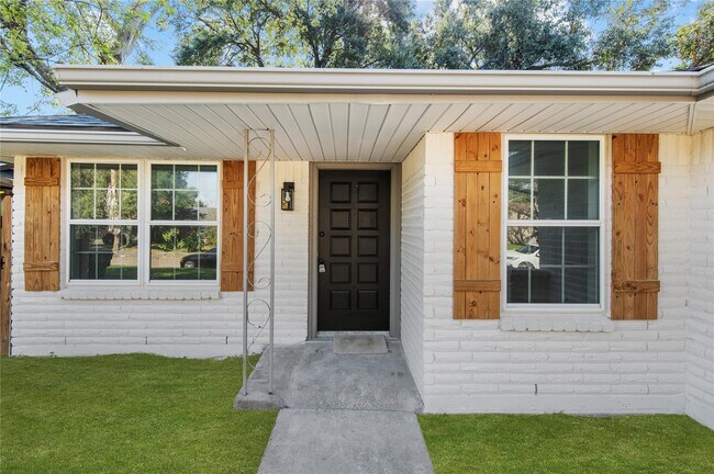 Photo - 1107 Progreso Dr