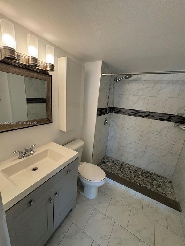 Photo - 200 SE 15th Rd