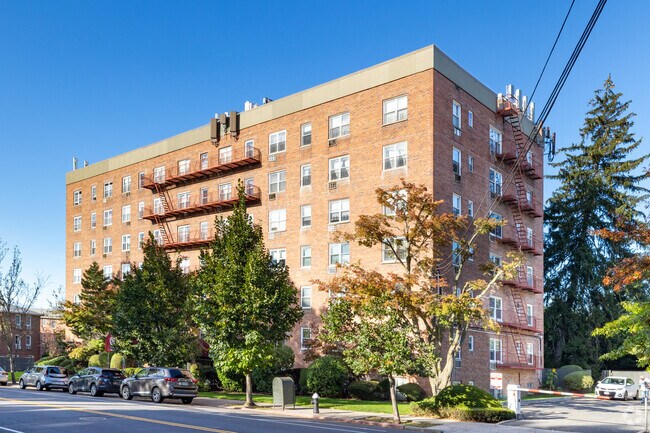 4727 Little Neck Parkway - Country Neck Estates Apartments