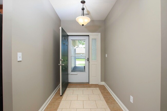 Photo - Charming 3 Bedroom/2 Bath in Mill Creek Manor with Spacious Garage