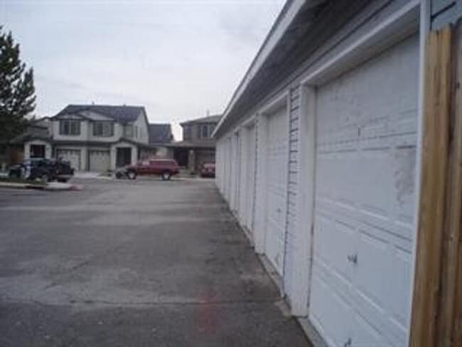 Photo - 2220 S Amy Ave Unidad 2220 S Amy Ave #201