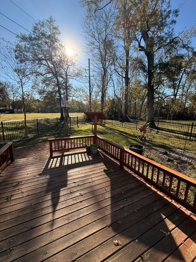 Building Photo - 2015 Halyard Dr