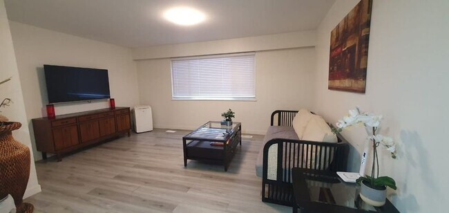 Photo - 2630 Gail Av