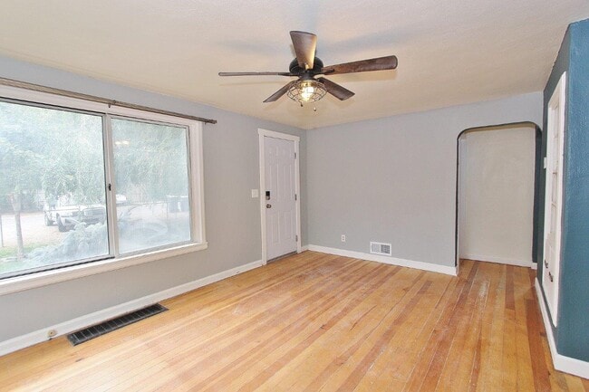 Photo - 209 E Montana Ave