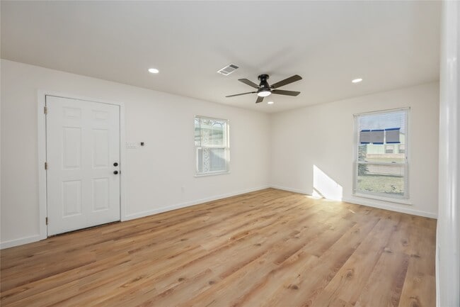 Photo - 5942 Ridgeway Dr