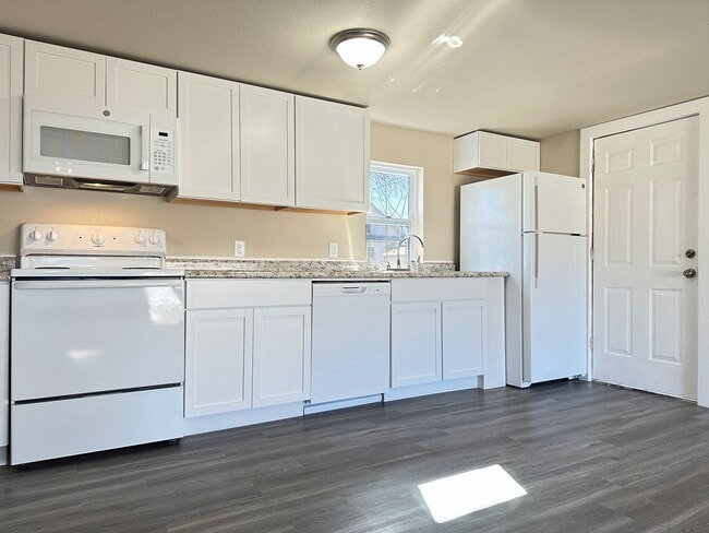 Photo - 3 Bedroom 2 Bath Home