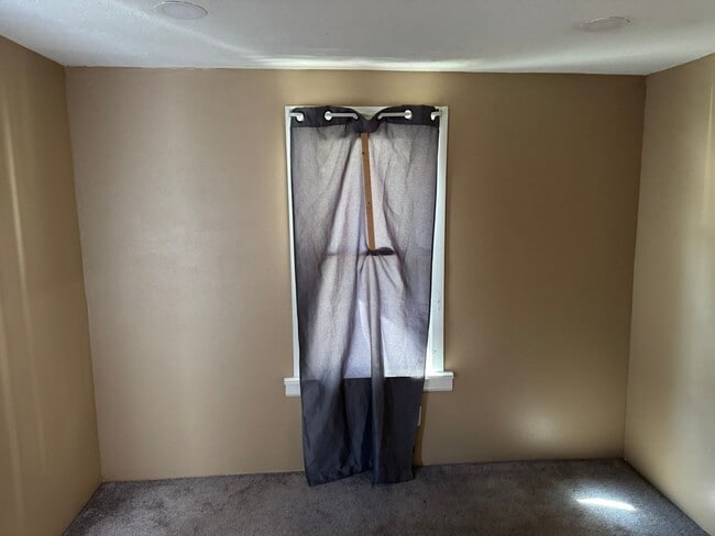 Photo - Newly Remodeled 3-4 bedroom Single family home