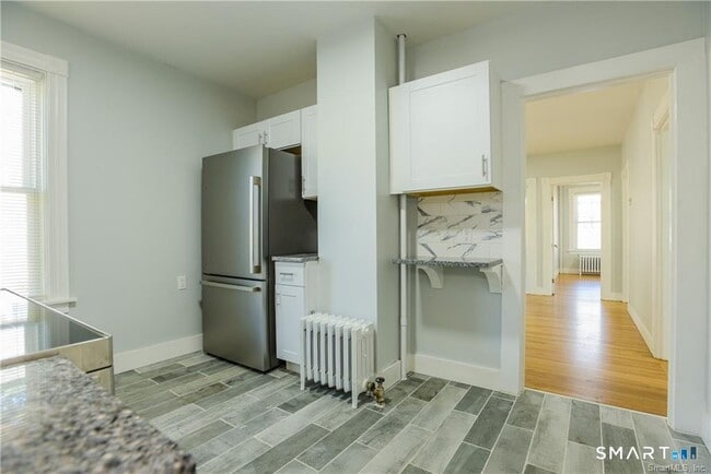 21 Bayview Ave