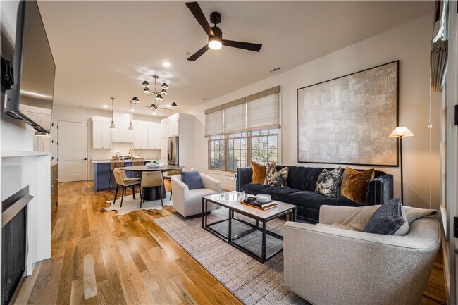 Photo - 4607 S 47th St