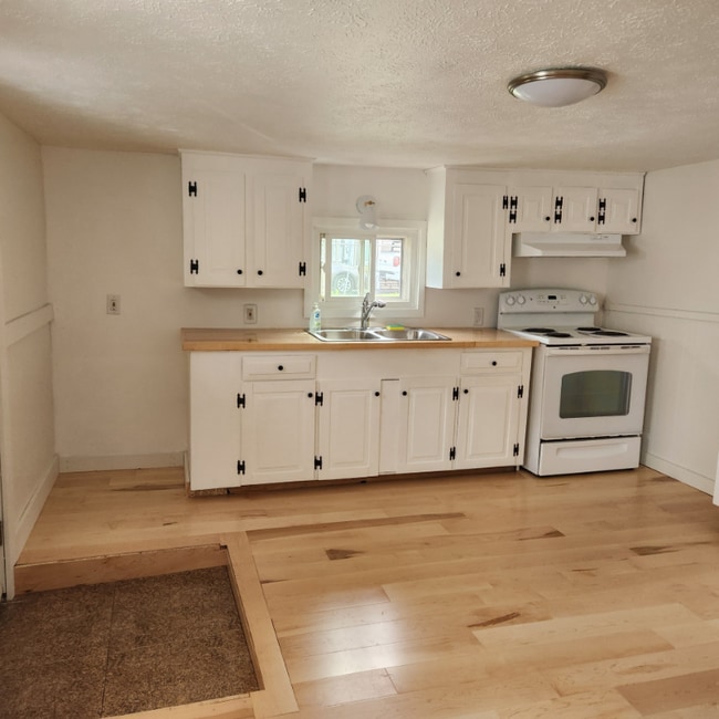 Building Photo - 41 Crescent St Unit 41 Crescent st 1 Rental