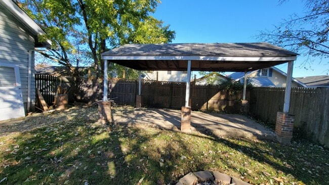 Photo - 102 Kenworth Ave