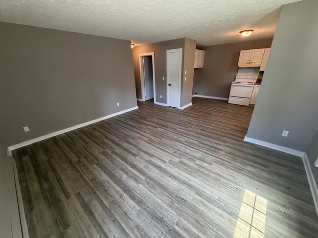 Photo - 905 Blue Ridge Dr
