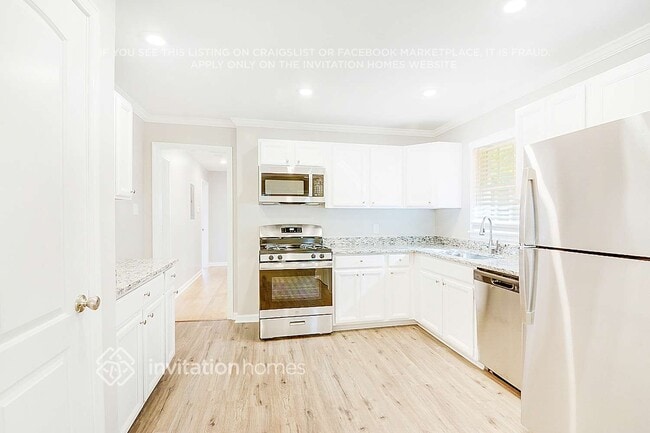 Photo - 512 Uzzle St