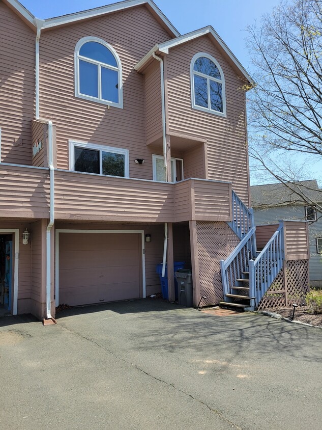 Photo - 35 Jeffrey Alan Dr (Manchester, CT)