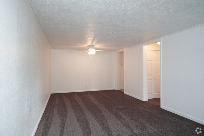 1BR, 1BA - 576SF