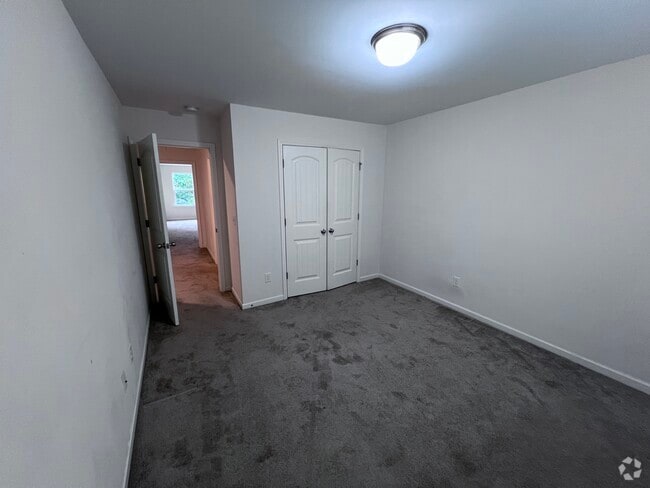 Building Photo - 5518 Hamilton Cir Rental