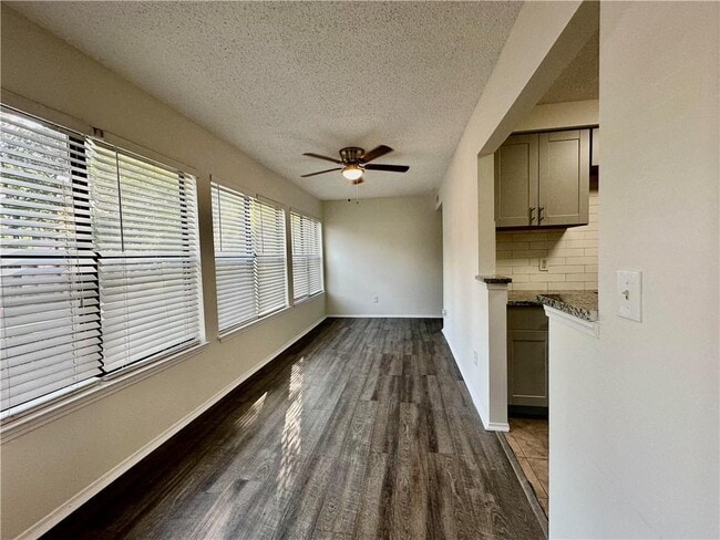 Photo - 2301 Huntingdon Chase