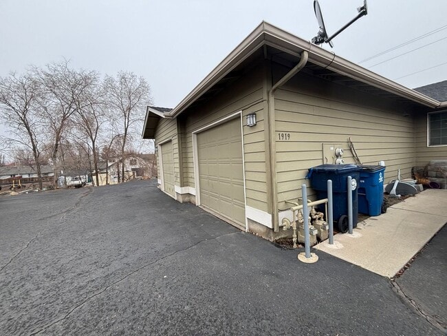 Photo - Single Level 2 Bed/2 Bath with Garage - NW Cedar Ave Unit 19