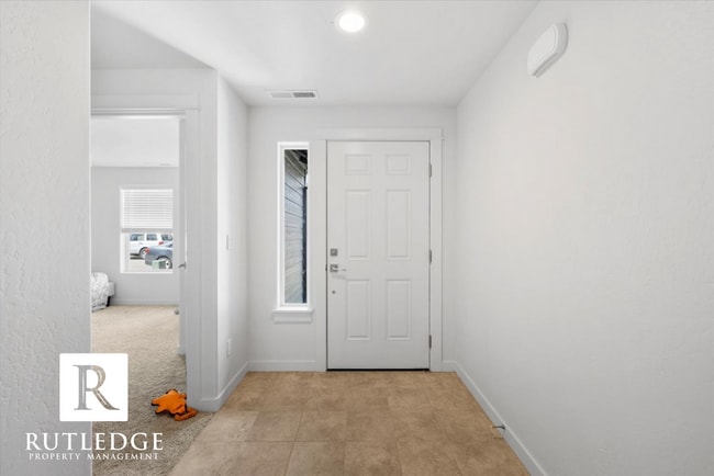 Photo - 3 Bedroom 2 Bath Home in Medford!