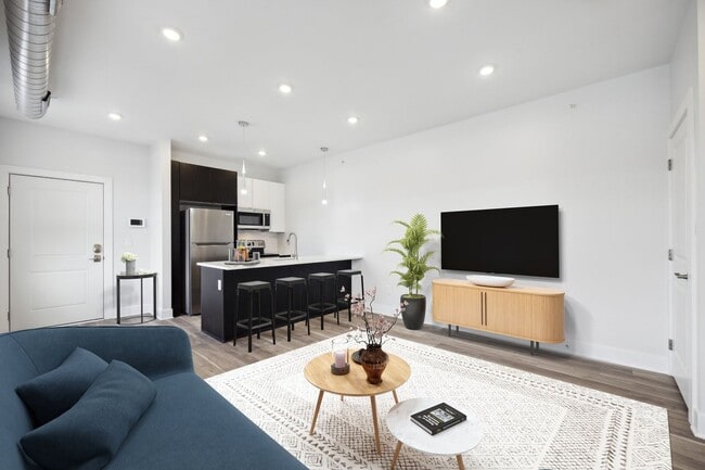 1213 N 41st