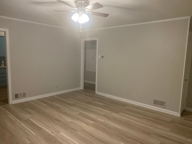 Photo - 6525-6525 N Haight Ave