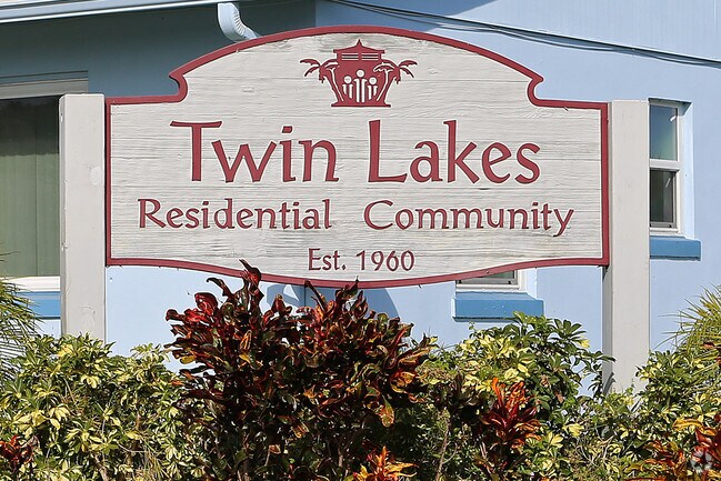 Photo - Twin Lakes