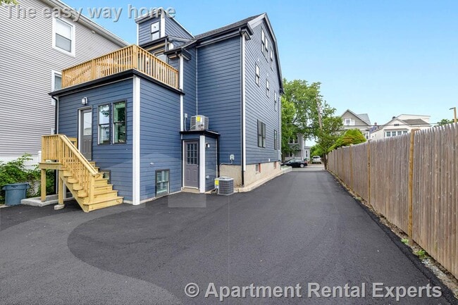 Photo - 77 Winchester St