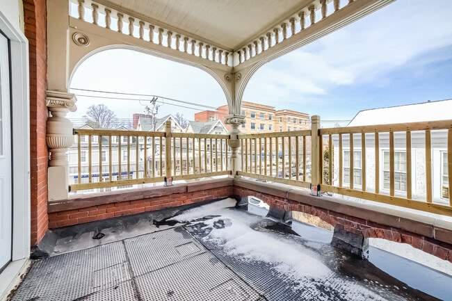 Patio - 495 Orange St Unit 2F