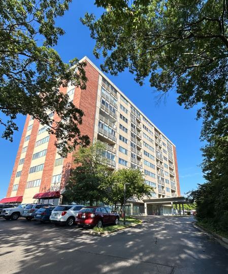 Building Photo - 2121 Nicholasville Rd Unit 801