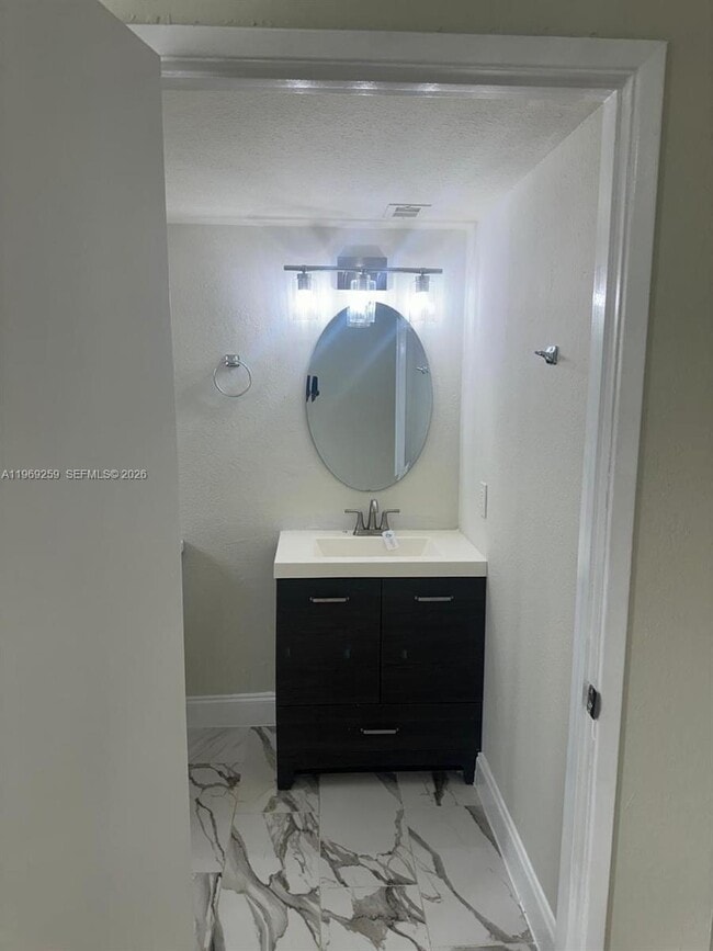 Photo - 1463 Lake Crystal Dr Unit D