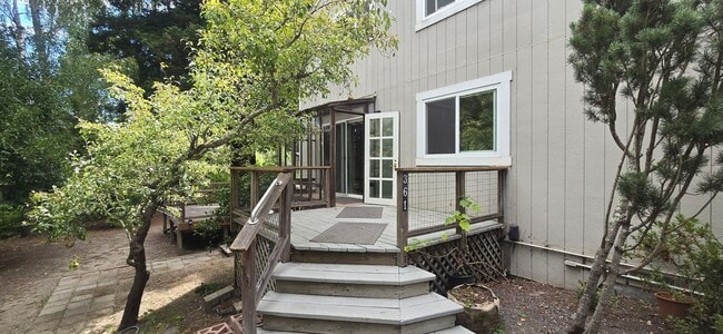 Photo - 361 Neva St
