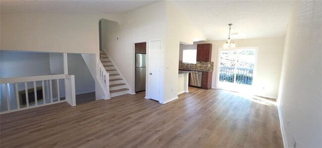 Photo - 330 Knoll Ridge Ct