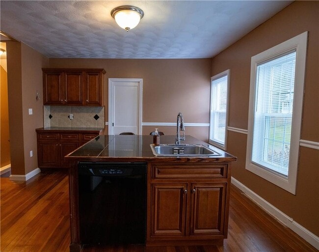 Photo - 304 Waterman Ave