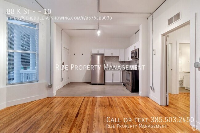 Building Photo - If your apartment was your best friend, th... Unit 10