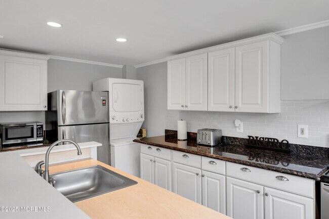 512 Main Ave Unit 4