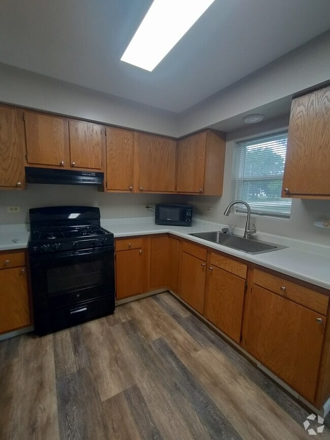 Building Photo - 1502 S Jefferson St Unit 1 Rental