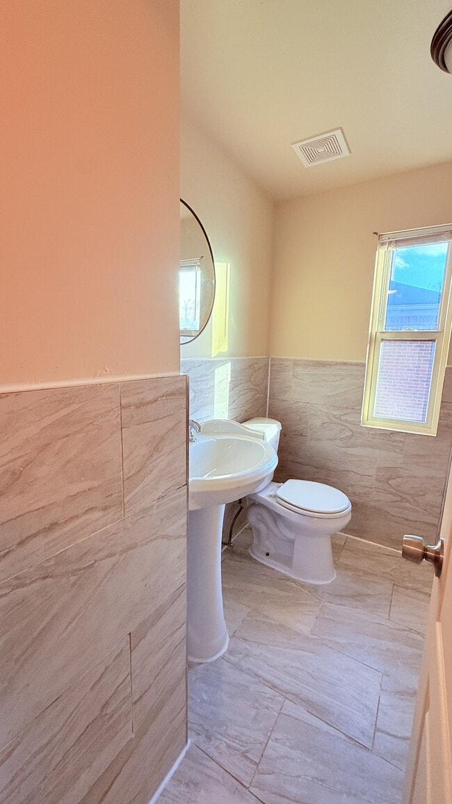 Photo - 20619 W Chicago