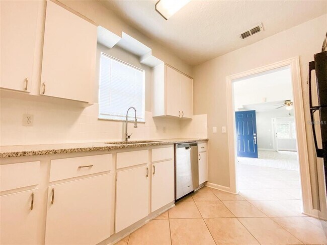 Photo - 800 W Frances Ave