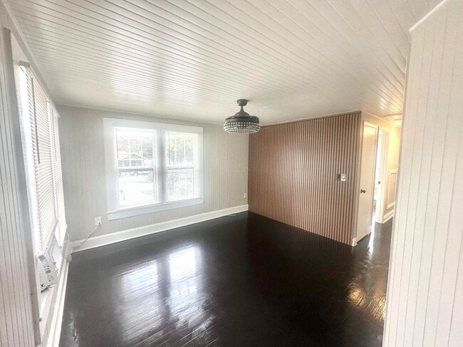 Photo - 136 N 15th St