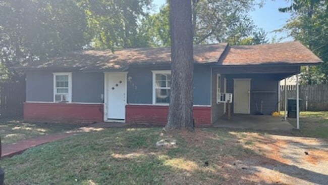 Building Photo - 2 bedroom home available- NO HUD!