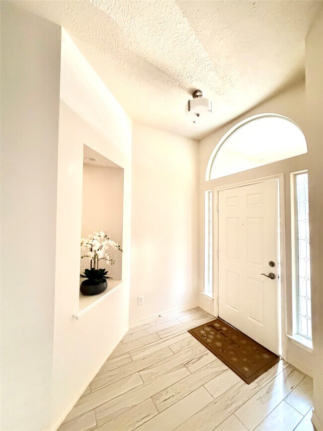 10823 Coral Garden Ln