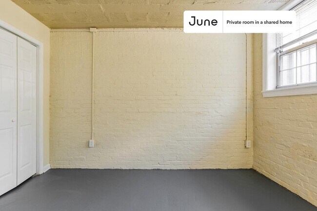 Photo - Room in Shared 4 bed/2 bath home Unidad A