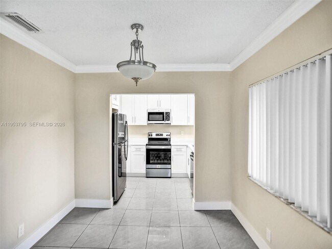 Photo - 920 SW 28th St Unidad 1