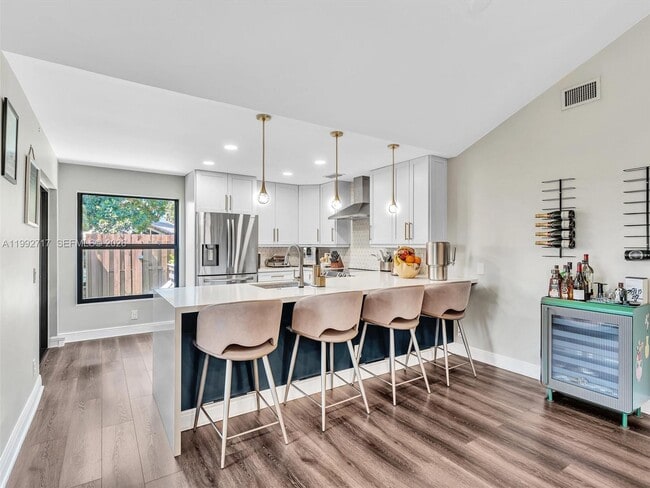 Photo - 2083 Augusta