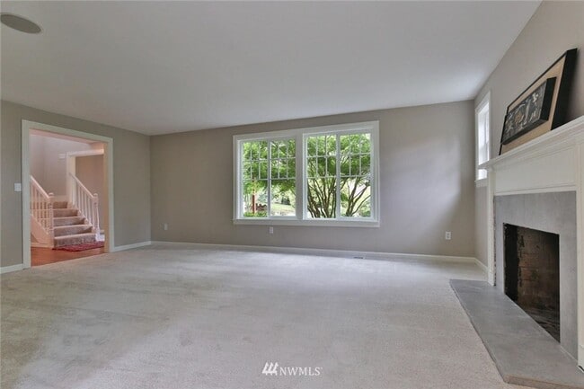 Photo - 4 bd 2.5 bathroom single family home in Bellevue