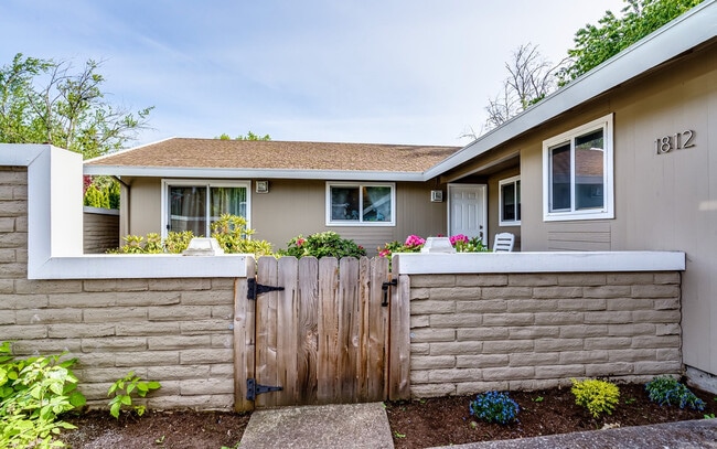 Photo - 1812 Brittany St