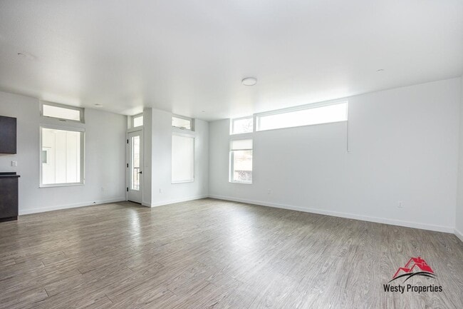 Photo - 4647 SE 40th Ave