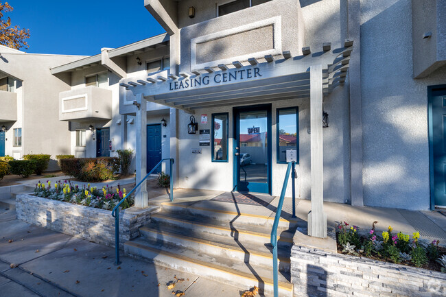 Building Photo - Woodlands West Townhomes