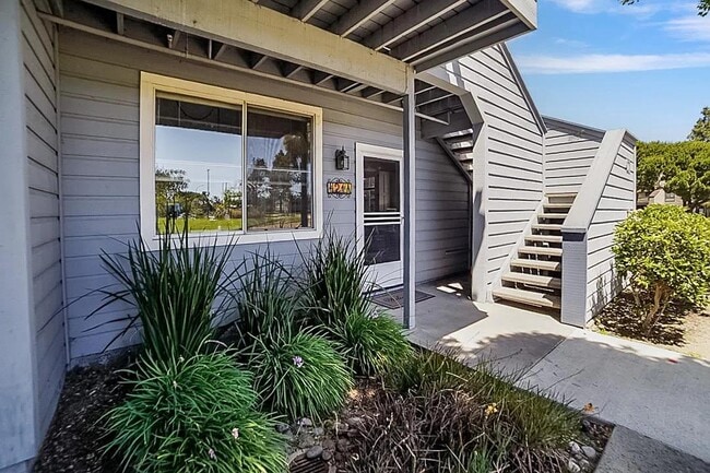 Photo - 421 Cork Harbour Cir